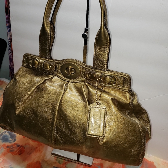 PRICE FIRM Coach patent leather gold color bag. - Picture 2 of 14
